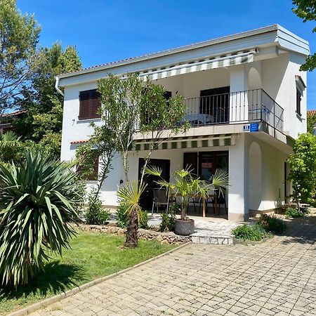 Apartment Olive Groove Malinska Buitenkant foto